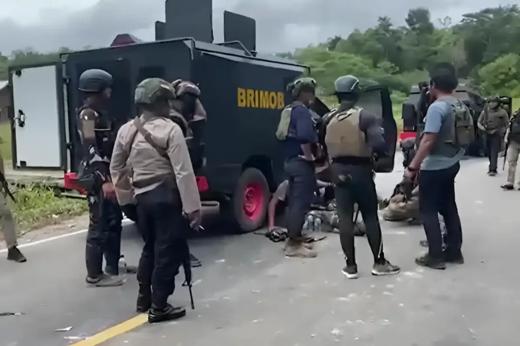 Konflik Polisi vs KKB